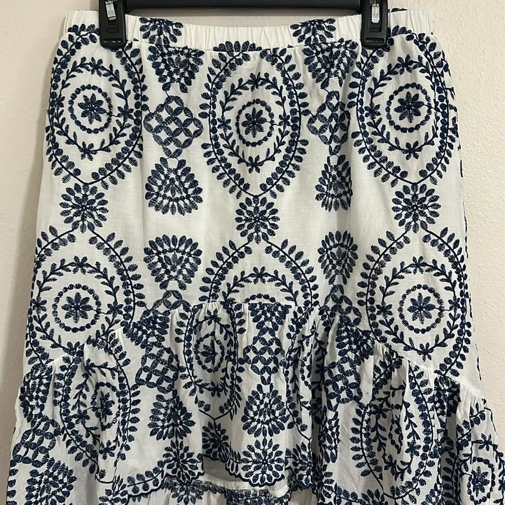 Adiva white with blue embroidered tiered hi low skirt
